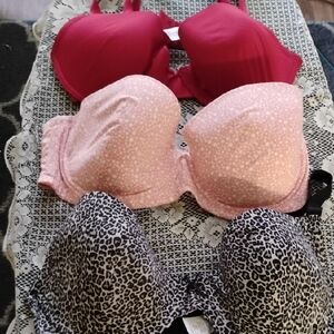 Women's Intimates Set - Red, Pink, and Black Size 40DD New